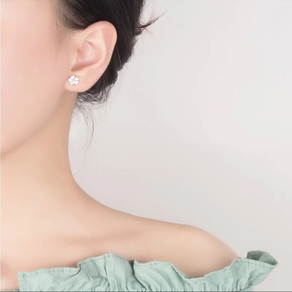 Sterling Silver Floral Earrings - Picture 2 of 2